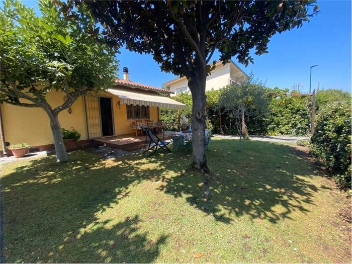 Casa con 6 locali in vendita in via michelangelo, Centro, Forte dei Marmi