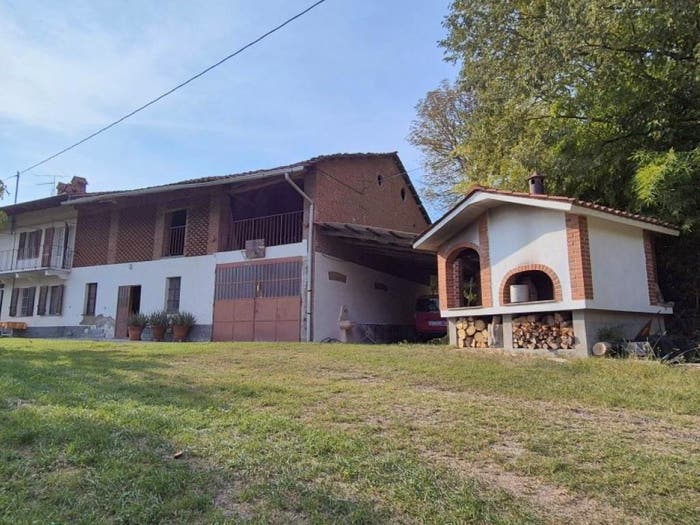 Casa con 6 locali in vendita in VIA BRICHETTO, Casalborgone