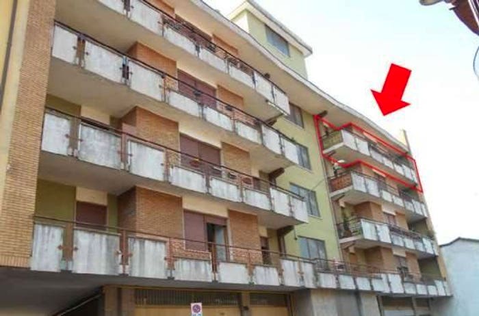Appartamento con 5 locali in vendita in Via Italia, Centro, Marnate