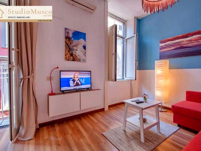Appartamento bilocale in vendita in via Gradoni di Chiaia, Monte di Dio, Napoli
