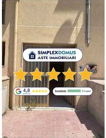 Appartamento con 6 locali in vendita in Via Ninni Cassarà, Naro