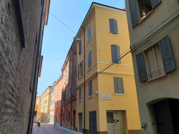 Appartamento trilocale in vendita in Vicolo Venezia, Centro Storico, Modena
