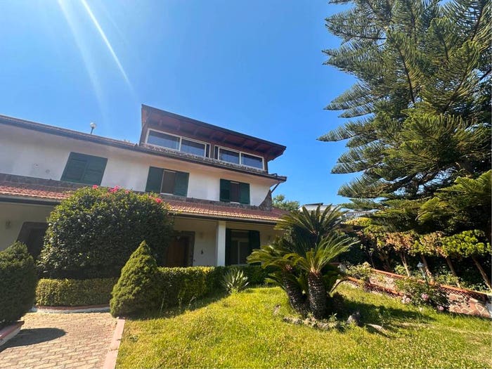 Casa con 6 locali in vendita in Via Vallesana, Centro, Marano di Napoli