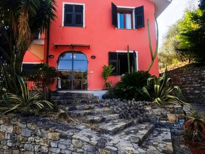 Casa con 6 locali in vendita in via Delbecchi, Centro, Pontedassio