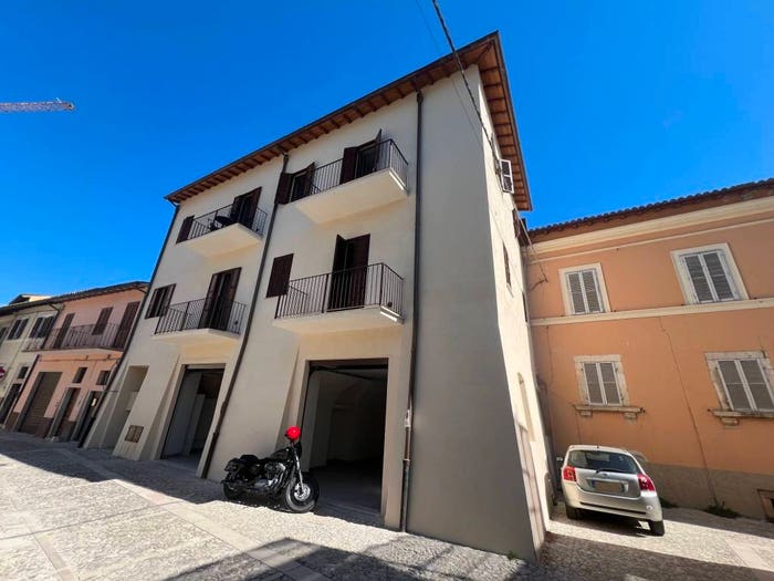Appartamento bilocale in vendita in Piazza Carignano, Centro, Norcia