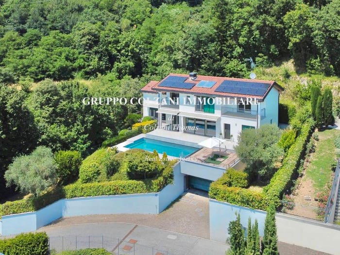 Casa con 6 locali in vendita in Pusiano