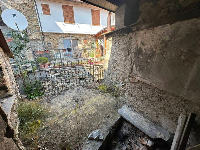 Casa con 6 locali in vendita in Via Roma, Andagna, Molini di Triora