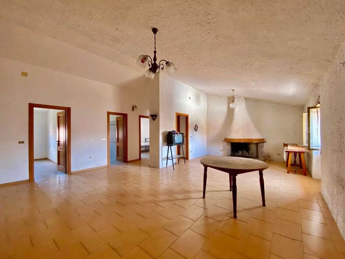 Casa quadrilocale in vendita in Via Campania, Macomer