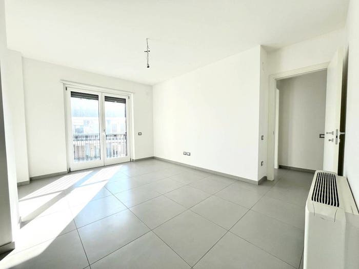 Appartamento trilocale in vendita in Via Ponti Rossi, Ponti Rossi, Napoli