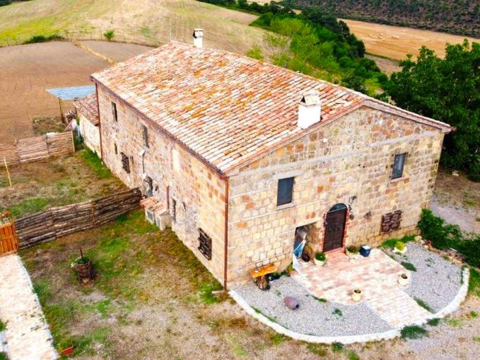 Casa con 6 locali in vendita in Via Onanese, Acquapendente
