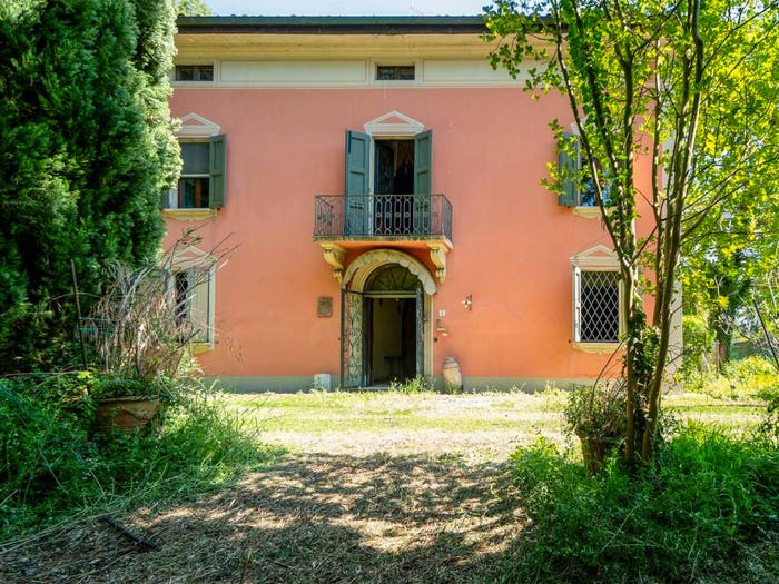 Casa con 6 locali in vendita in Via Viazza in Destra, Centro, Budrio