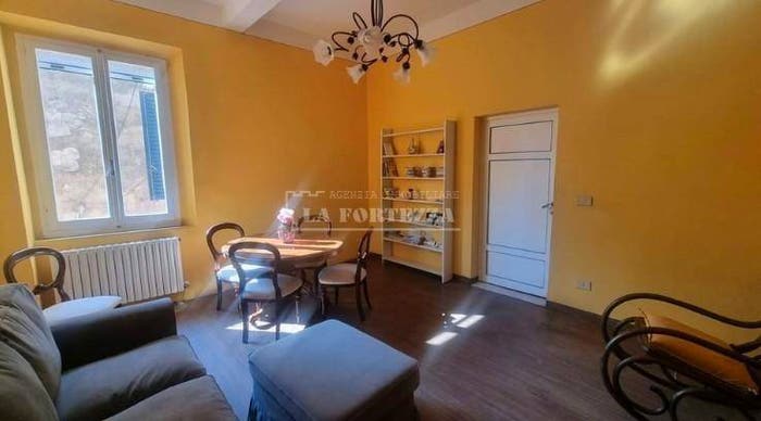 Appartamento con 5 locali in affitto in Via Santa Maria, Santa Maria, Pisa