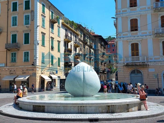 Appartamento con 6 locali in vendita in Galleria Lazzaro Spallanzani, Colli, La Spezia