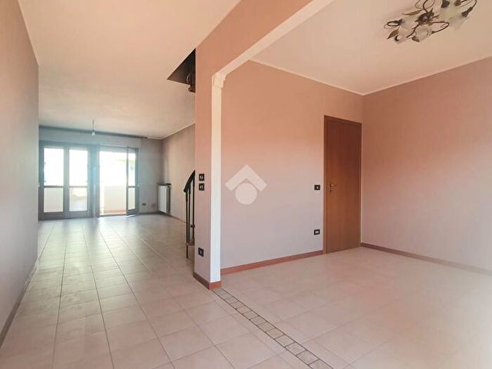Appartamento con 5 locali in vendita in Zona Centrale, Castel D'Azzano