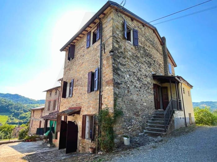 Casa con 6 locali in vendita in Strada Val Toccana, Neviano degli Arduini