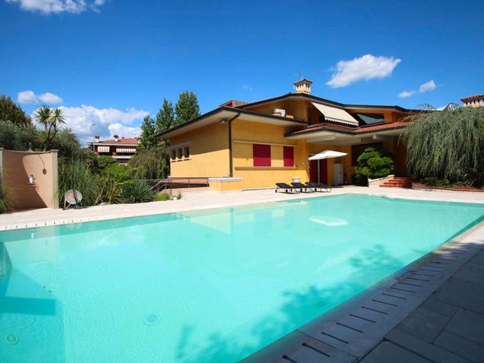Casa con 6 locali in vendita in Via Eugenio Montale, Villa Pedergnano, Erbusco