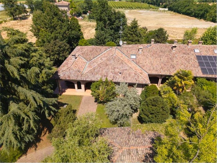 Casa con 6 locali in vendita in Via Albinellii, Castello, Castelnuovo Rangone
