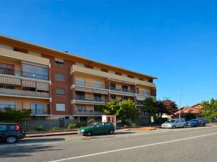Appartamento trilocale in vendita in Via degli Alpini, Centro, Caselle Torinese