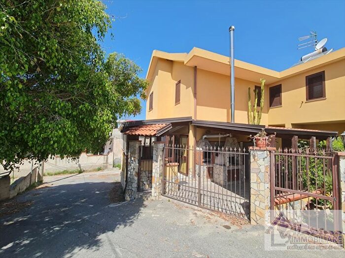 Casa trilocale in vendita in Via Pilati, Melito Di Porto Salvo