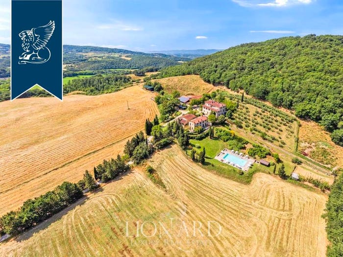 Casa con 6 locali in vendita in Dicomano