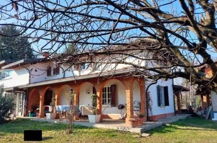 Casa con 6 locali in vendita in Via Vico Necchi, Centro, Figino Serenza