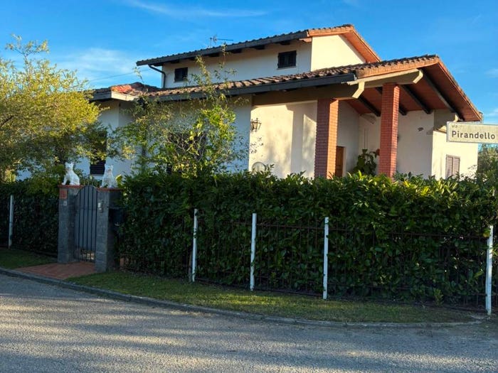 Casa con 6 locali in vendita in Via Luigi Pirandello, Piadichena, Laterina Pergine Valdarno