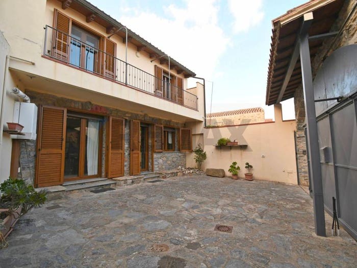 Casa quadrilocale in vendita in Vico I Dante Alighieri, Villasalto