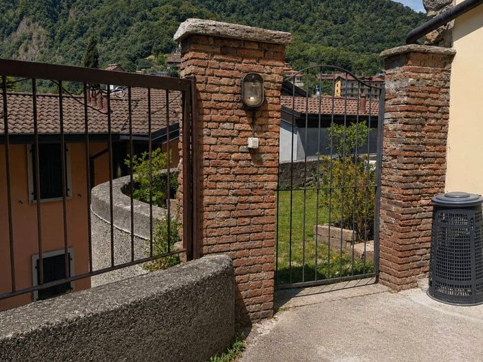 Appartamento bilocale in vendita in Via Alessandro Verza, Canzo