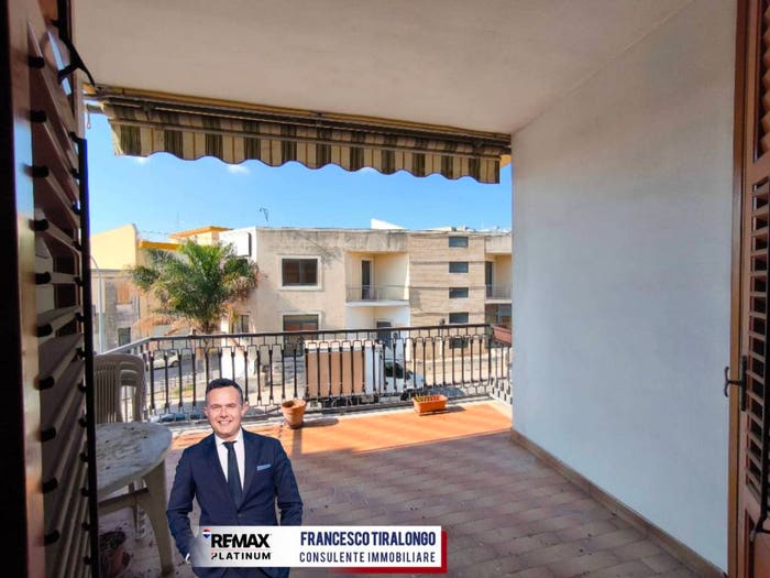 Appartamento trilocale in vendita in Via Napoli, Centro, Noto