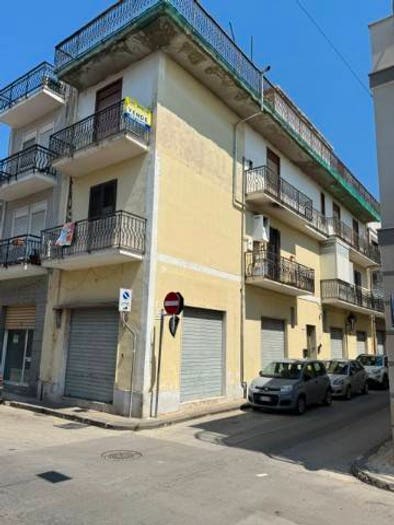 Appartamento trilocale in vendita in Floridia