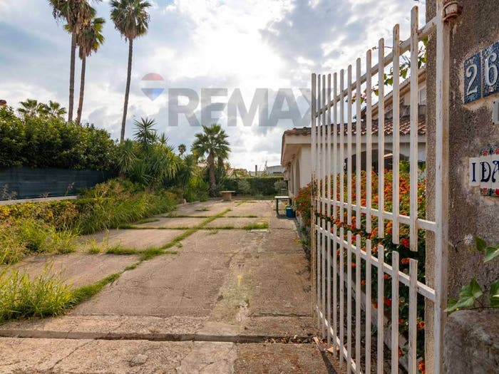 Casa quadrilocale in vendita in Via Del Luccio, Ognina, Siracusa