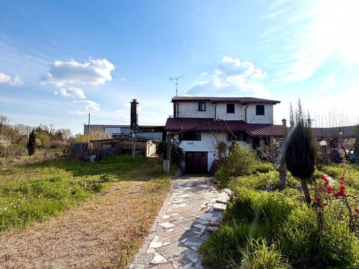 Casa con 6 locali in vendita in Via Roma, Saletto, Borgo Veneto