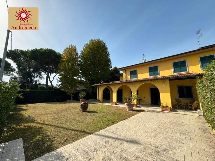 Casa con 6 locali in vendita in Via Gorizia, Vittoria Apuana, Forte dei Marmi
