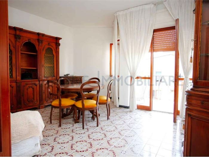 Appartamento con 5 locali in vendita in via monzoni, Marina di Carrara, Carrara