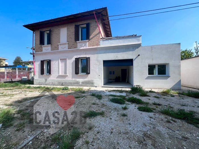 Casa con 6 locali in vendita in Via Eugenio Bertini, Coriano, Forlì