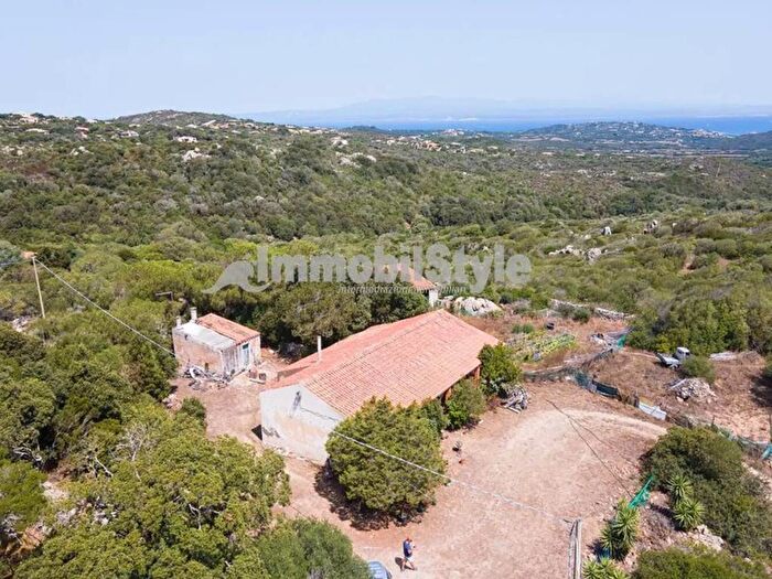 Casa quadrilocale in vendita in Località Caresi SNC, Santa Teresa Gallura