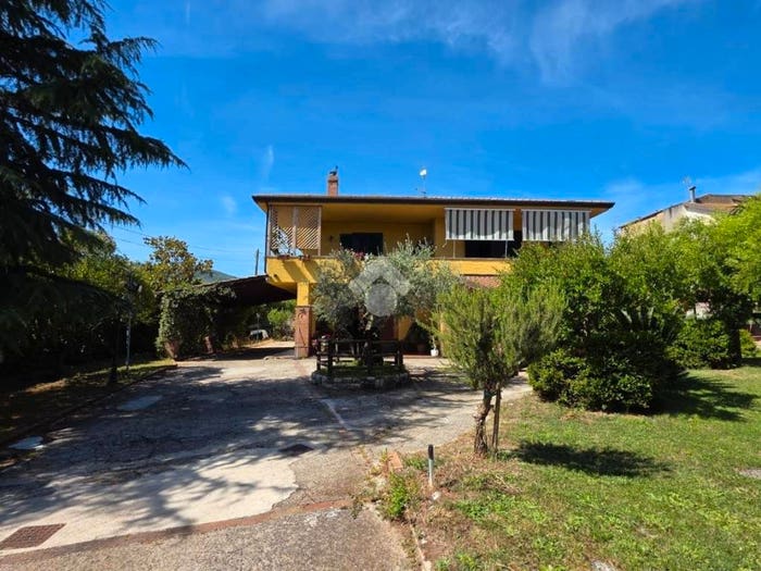 Casa con 6 locali in vendita in Contrada Capitone, Sant'Agata de' Goti