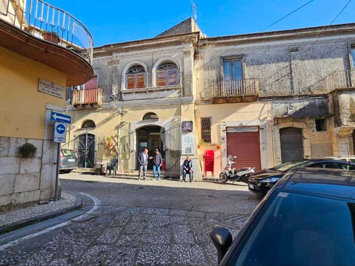 Casa con 5 locali in vendita in Vico Ercolano, Montesarchio