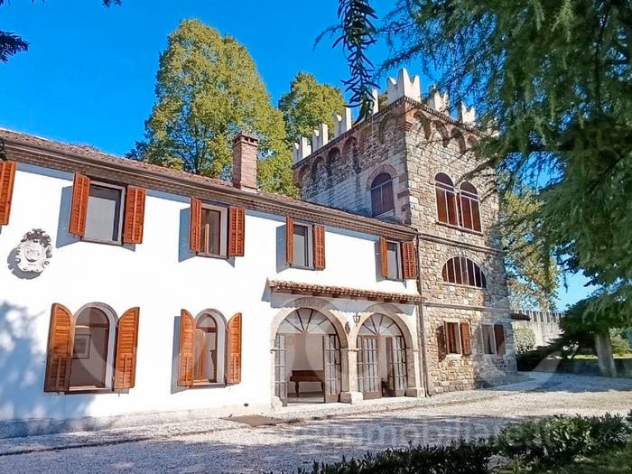 Casa con 6 locali in vendita in Via Francesco di Manzano, Centro, Manzano