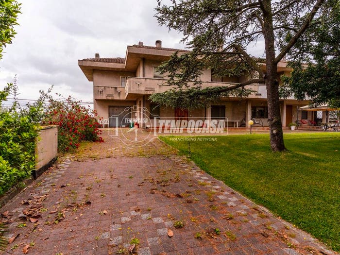 Casa con 6 locali in vendita in Contrada Piane di Chienti, Santa Maria Apparente Zona Industriale, Civitanova Marche