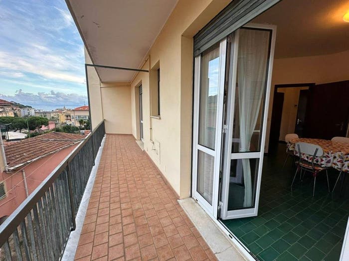 Appartamento trilocale in vendita in Via M Castelli, Centro, Finale Ligure
