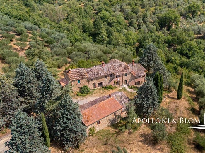 Casa con 6 locali in vendita in Vocabolo S Leonardo, Centro, Piegaro