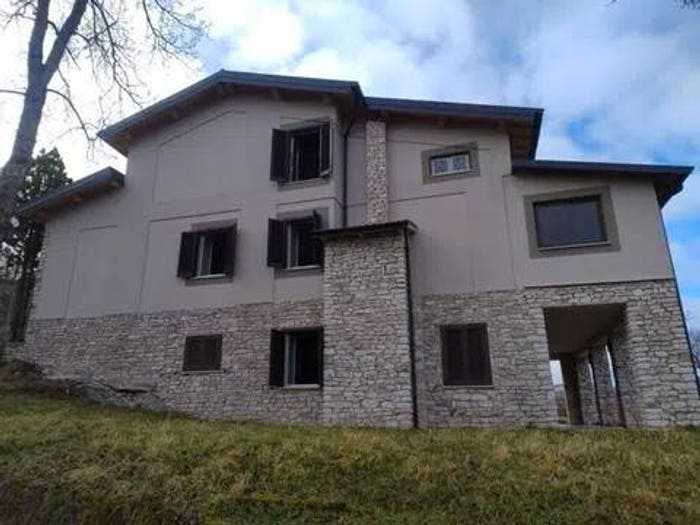 Casa con 6 locali in vendita in Località Ocosce, Cascia