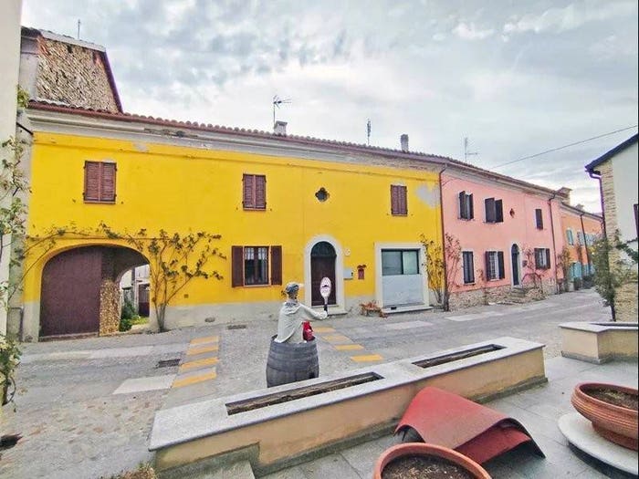 Casa con 6 locali in vendita in Centro, Bossolasco