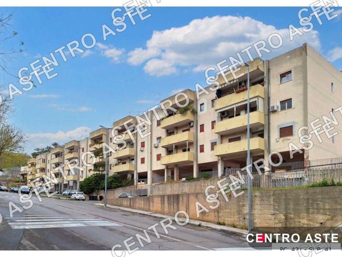 Appartamento quadrilocale in vendita in Via Torrente Trapani Messina ME Italia, Regina Margherita Torrente Trapani, Messina