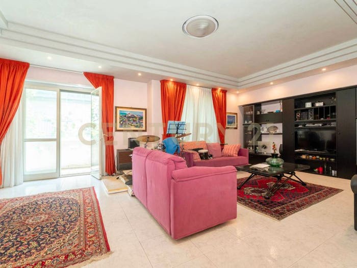 Appartamento quadrilocale in vendita in Viale Vittorio Veneto, Province Veneto, Catania