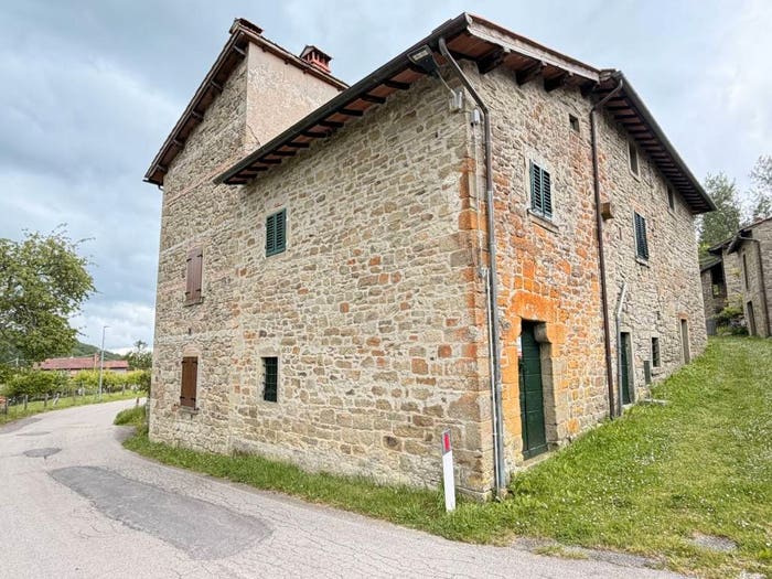 Casa con 5 locali in vendita in Strada Provinciale di Caiano, Castel San Niccolò
