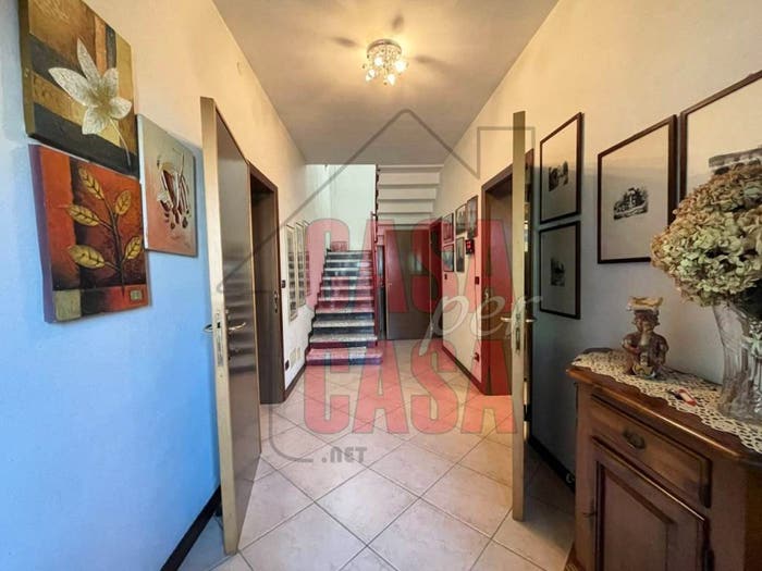 Casa con 6 locali in vendita in Via Calmana, Centro, Villa Estense