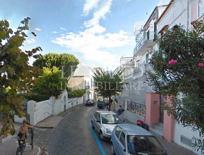 Appartamento trilocale in vendita in Corso Vittoria Colonna, Centro, Ischia