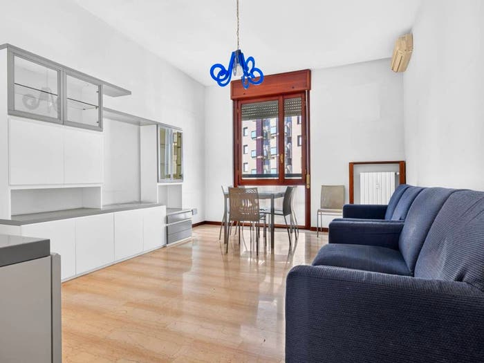 Appartamento trilocale in vendita in Via Aprile, San Giovanni, Rho